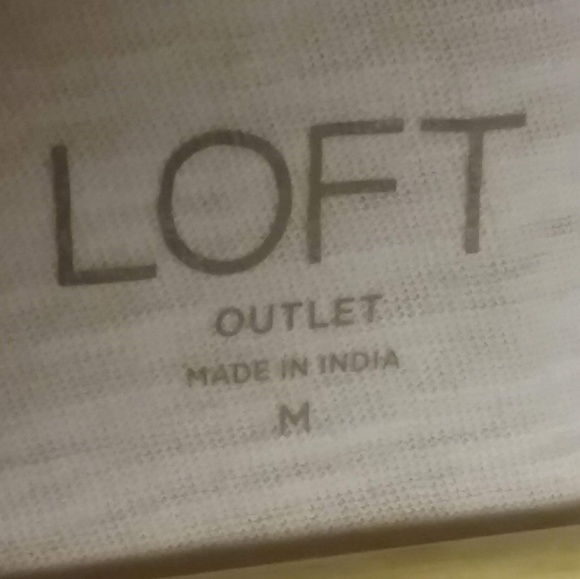 Loft White and Yellow Flower T - Picture 3 of 3